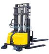 CDD1553 1.5T-5.3M堆高車載重1.5噸，提升1.5米
