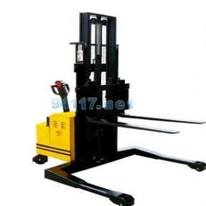 CTD15 1.5T-1.6M堆高車載重1.5噸，提升1.6米